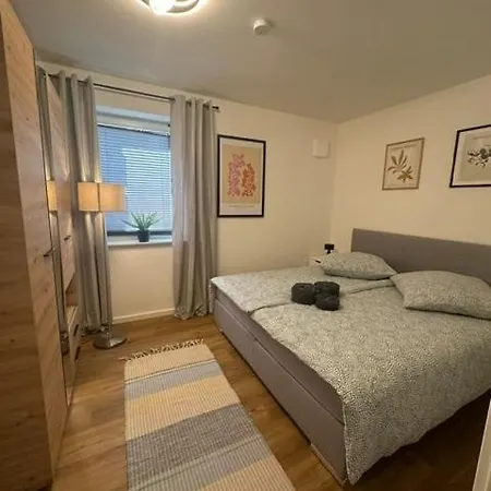 Wunderschoene Und Gemuetliche Wohnung Schleswig Exterior foto